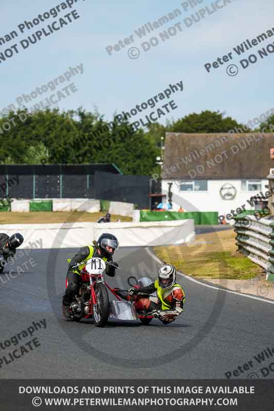 Vintage motorcycle club;eventdigitalimages;mallory park;mallory park trackday photographs;no limits trackdays;peter wileman photography;trackday digital images;trackday photos;vmcc festival 1000 bikes photographs